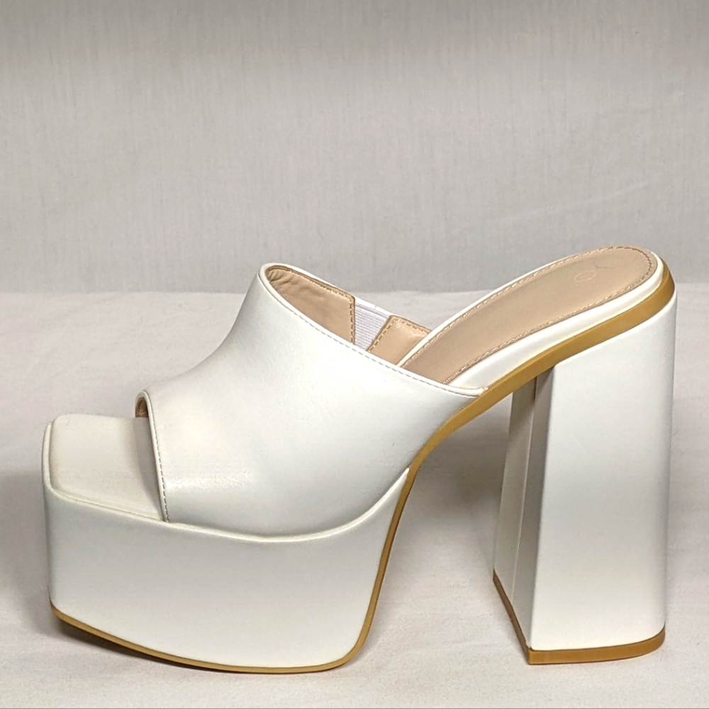 NEW ZBY Womens Square Platform Heel Sz 7 white